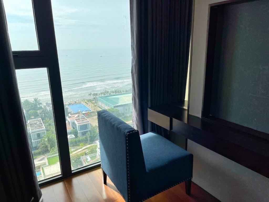 Hảo Aria Resort - hồ bơi và bãi tắm riêng