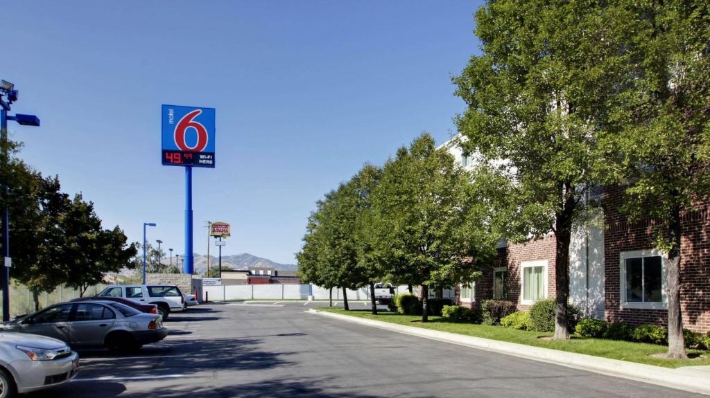 Motel 6 Lehi, UT – Thanksgiving Point image