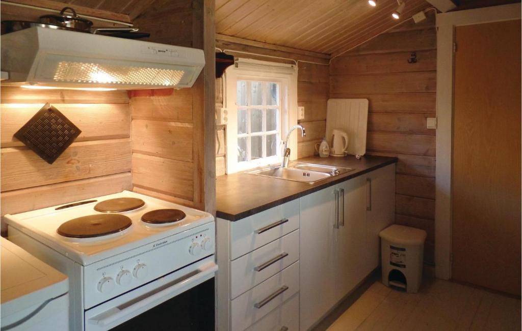 Awesome Home In Farsund With 2 Bedrooms photo 4