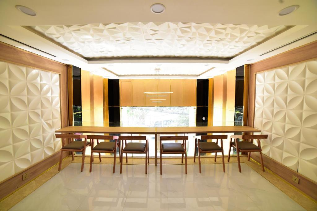 Ruby Hotel