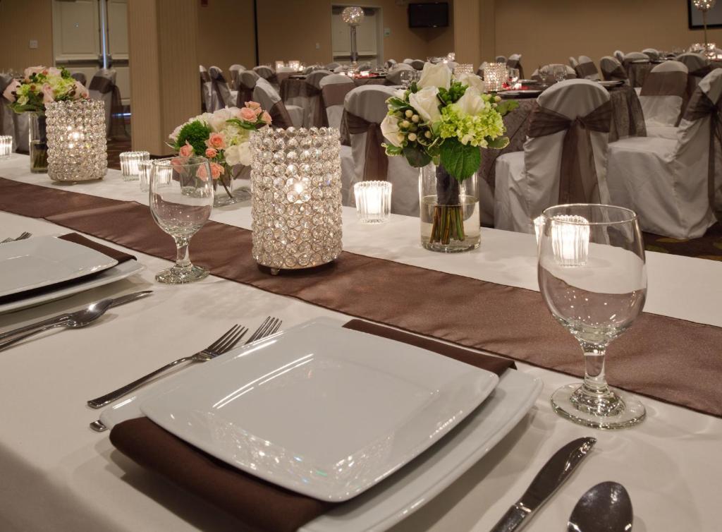 Holiday Inn Lincoln Southwest, an IHG Hotel image