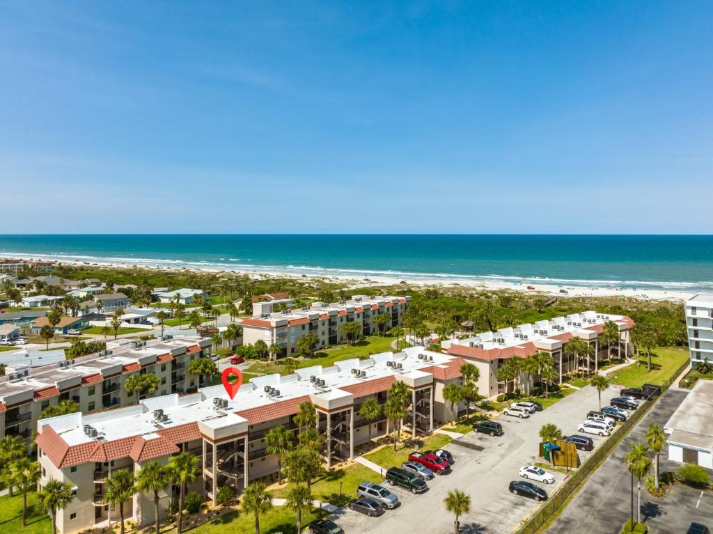 Ocean Village Club P33 photo 1