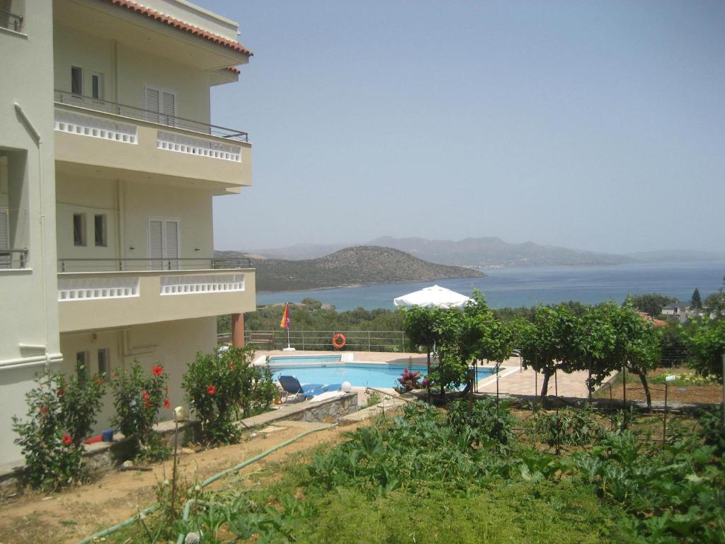 Stelios Apartments photo 1