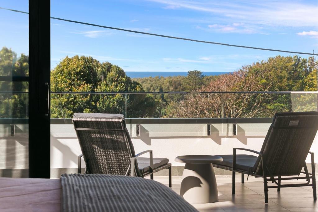 Grandview Villa Kingscliff - Oceanview Tri-level Villa by uHoliday photo 3