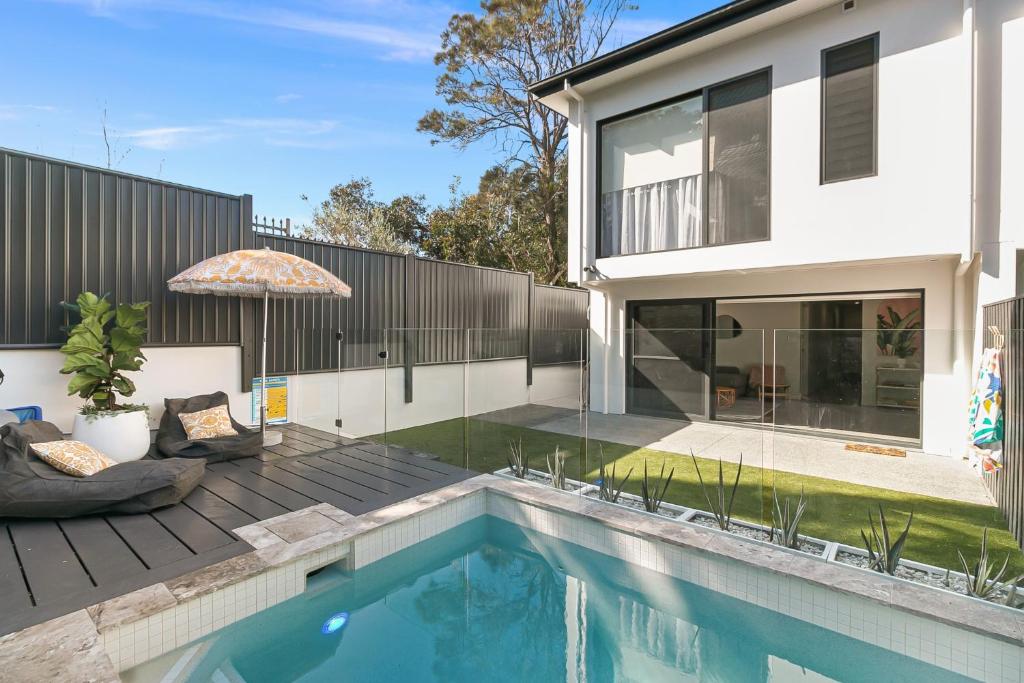 Grandview Villa Kingscliff - Oceanview Tri-level Villa by uHoliday photo 2