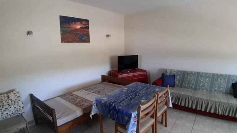 Aristoteles Apartments photo 3