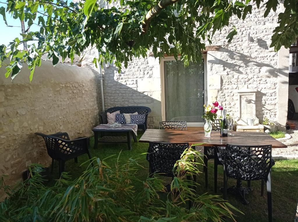 Les Charmes du Lac Gite Romantique avec jacuzzi privatif photo 1