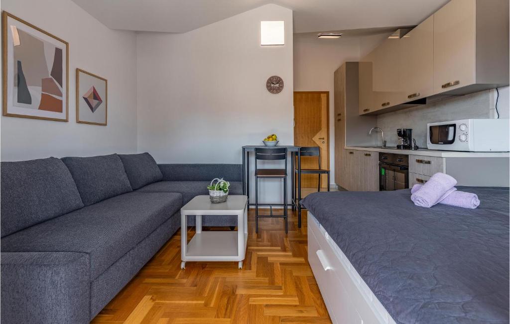 Awesome Apartment In Medulin With Wifi photo 3