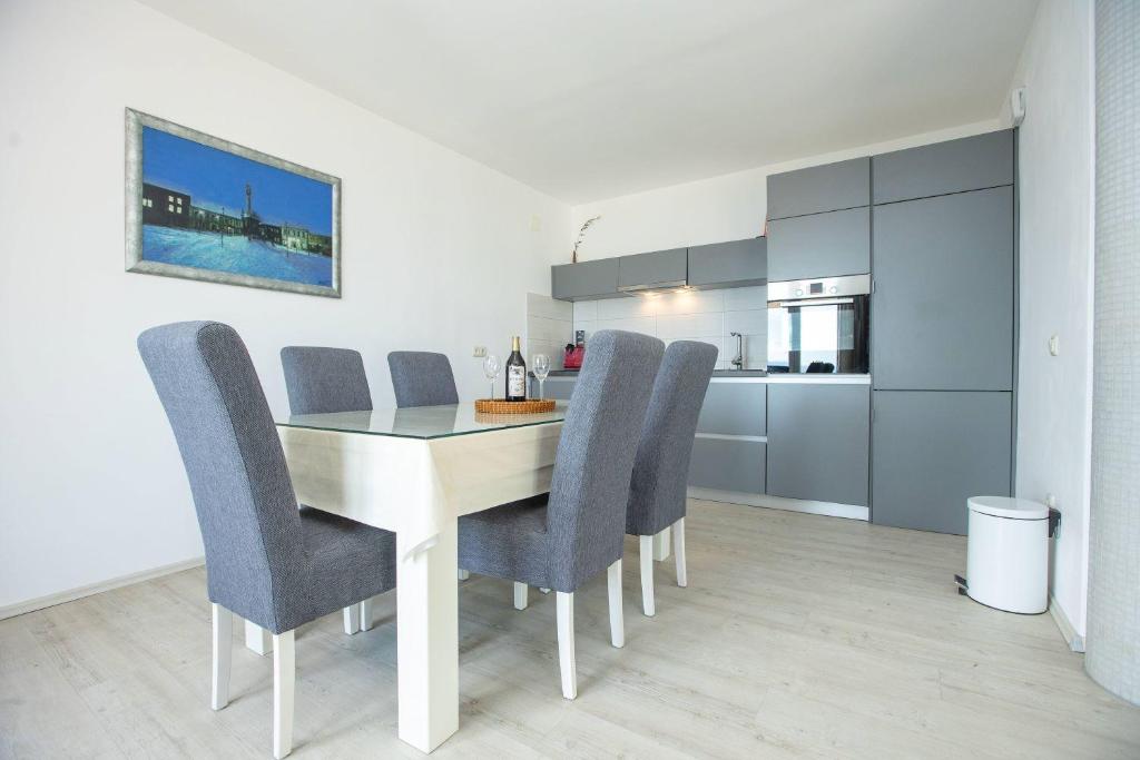 Apartments Mosor photo 4