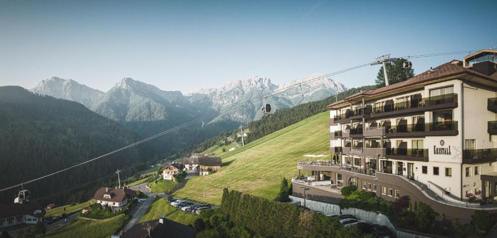 Kronplatz-Resort Hotel Kristall photo 3