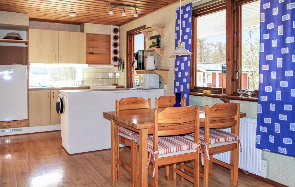 Nice Home In Lngaryd With 3 Bedrooms And Wifi photo 2