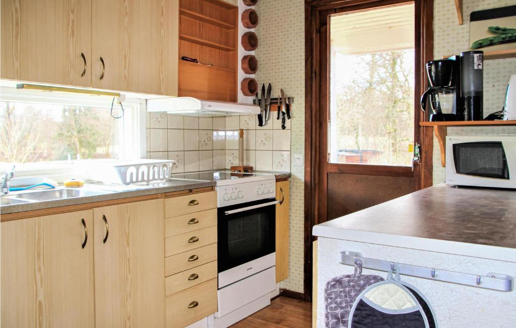 Nice Home In Lngaryd With 3 Bedrooms And Wifi photo 3