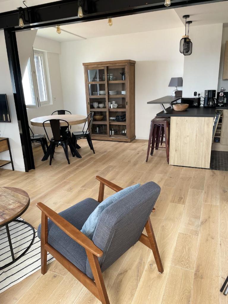 Appartement de 3 chambres a Benerville sur Mer a 10 m de la plage avec vue sur la mer balcon et wifi photo 3