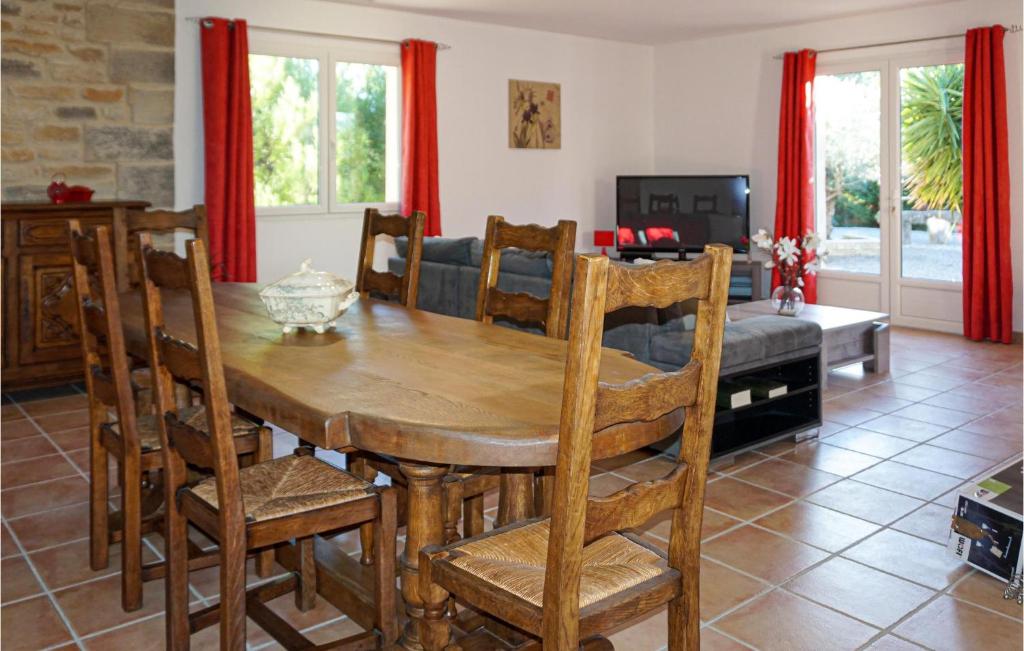 Nice Home In Ferrals Les Corbires With 3 Bedrooms, Wifi And Outdoor Swimming Pool photo 1
