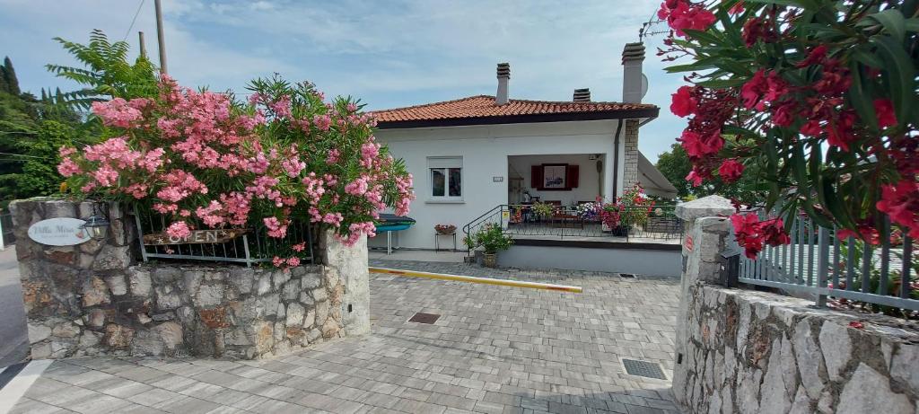 Villa Mira Bed and Breakfast photo 1