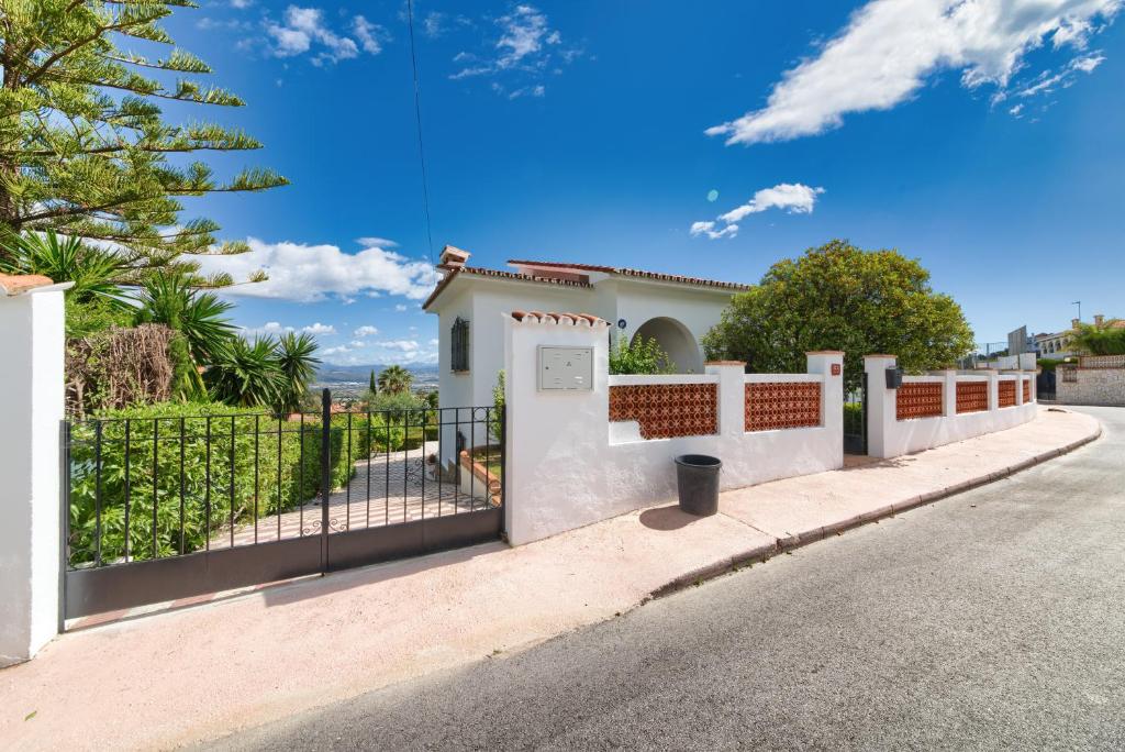 Holidays2Malaga Andalusian house style with pool in Alhaurin de la Torre photo 4