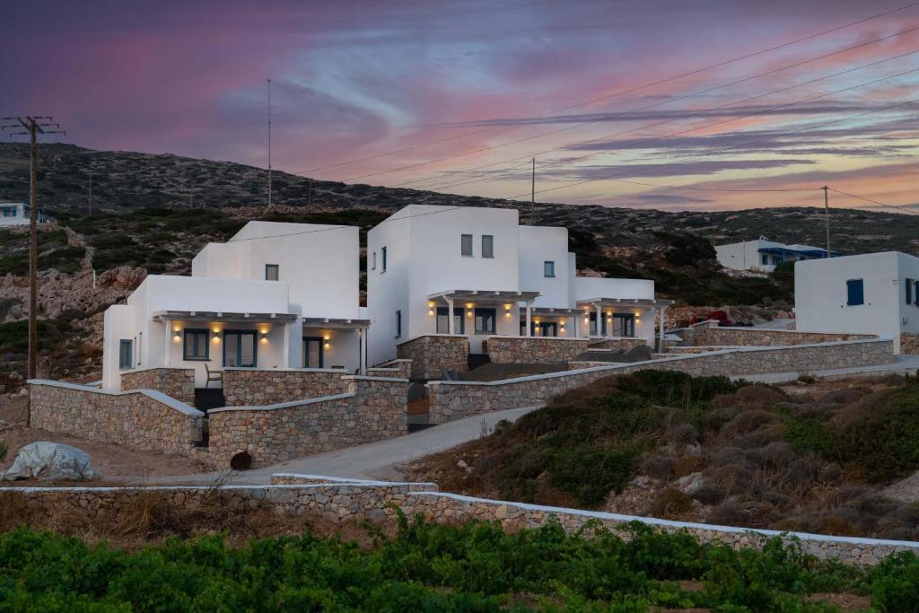 Camvillia Donoussa Village Suites photo 1