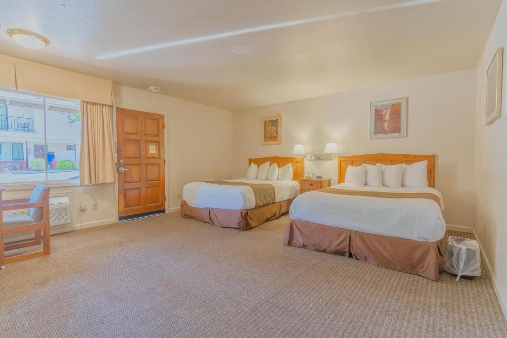 Mariposa Lodge photo 3