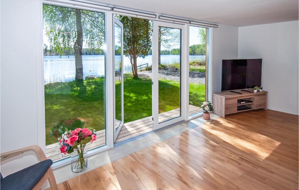 Stunning Home In Hallaryd With 3 Bedrooms And Wifi photo 2