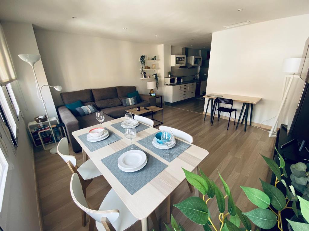 Fantastic Apartment City Center - Optional Parking - Tap to explore photos
