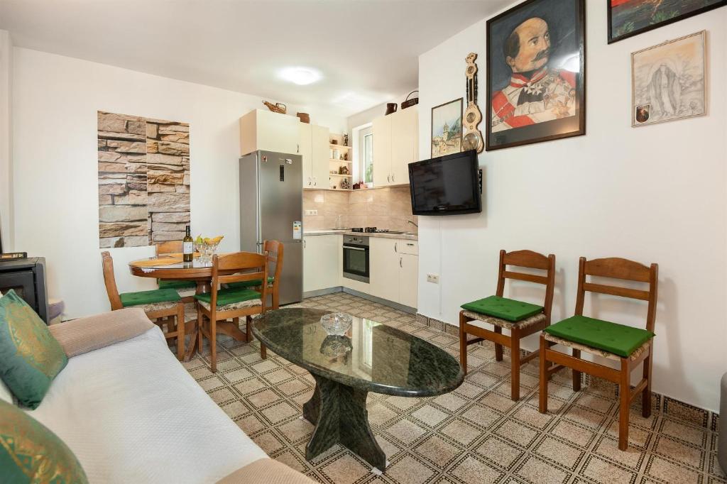 Apartments Antonija photo 3