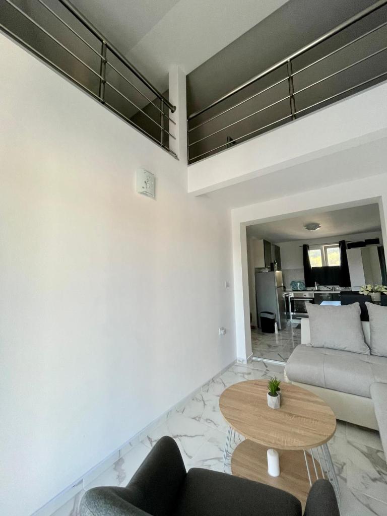 SeaScape - Relaxing beach home, steps from the water! photo 1