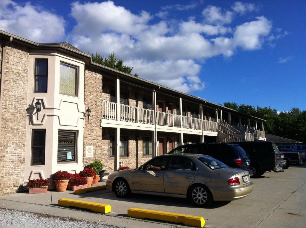 East Street Inn & Suites Tipton image