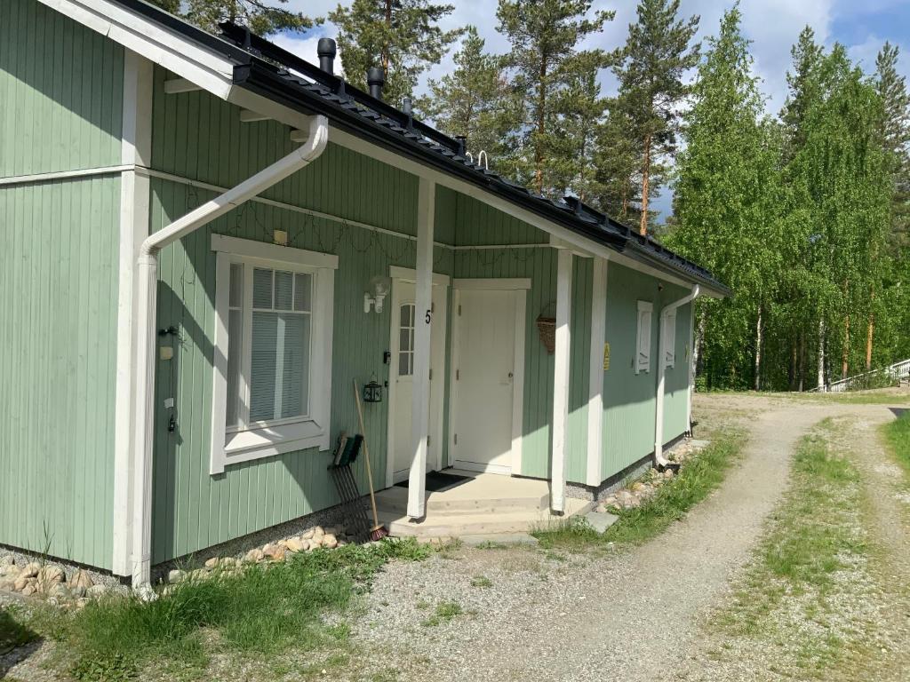 Saunaharju 5 järven rannalla photo 1
