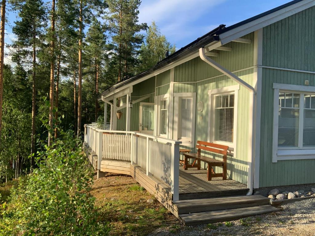 Saunaharju 5 järven rannalla photo 2