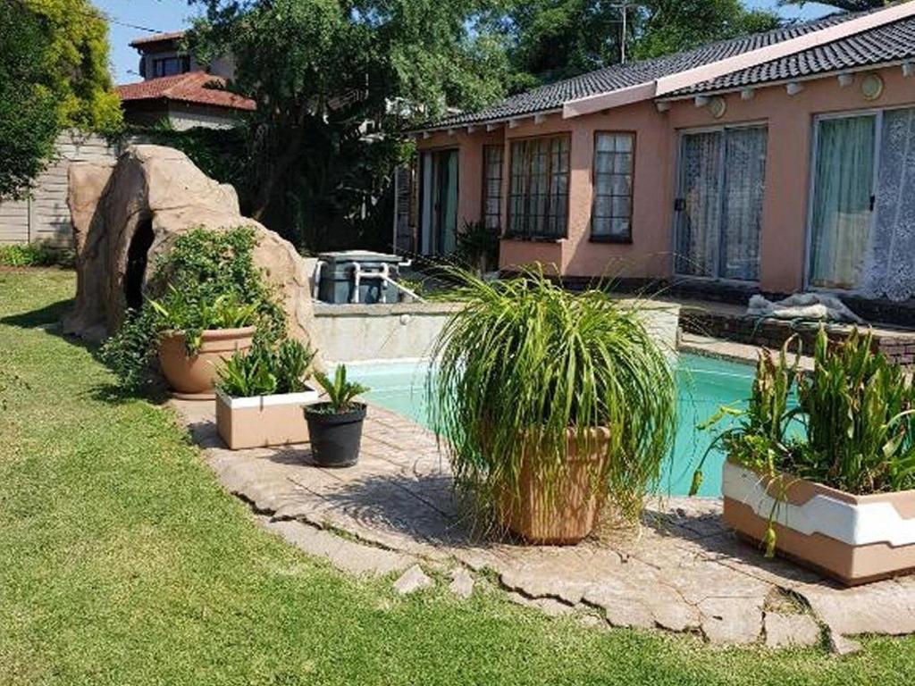Garden Cottage photo 4