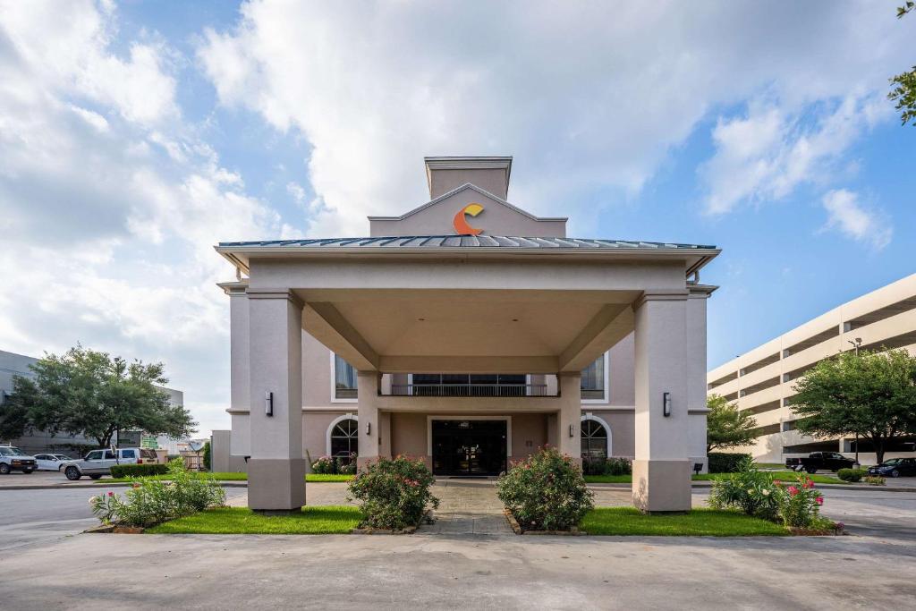 Comfort Suites Houston West at Clay Road image