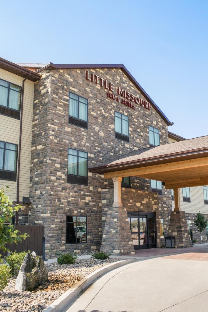 Little Missouri Inn & Suites image