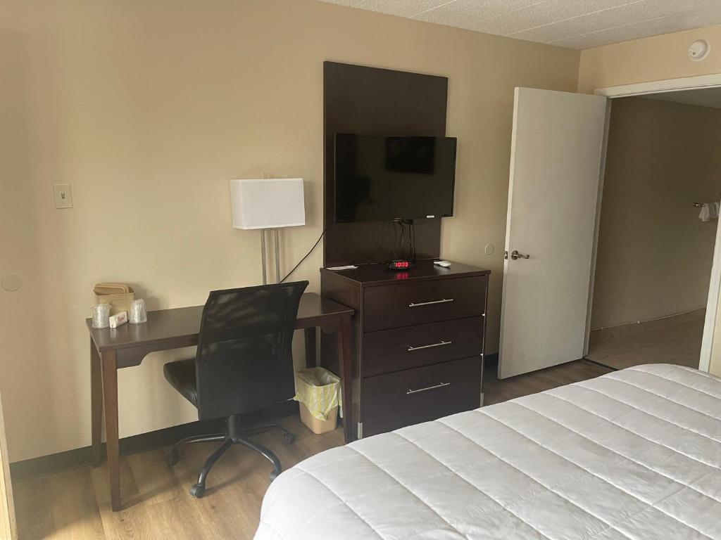 Red Roof Inn Clearfield photo 2