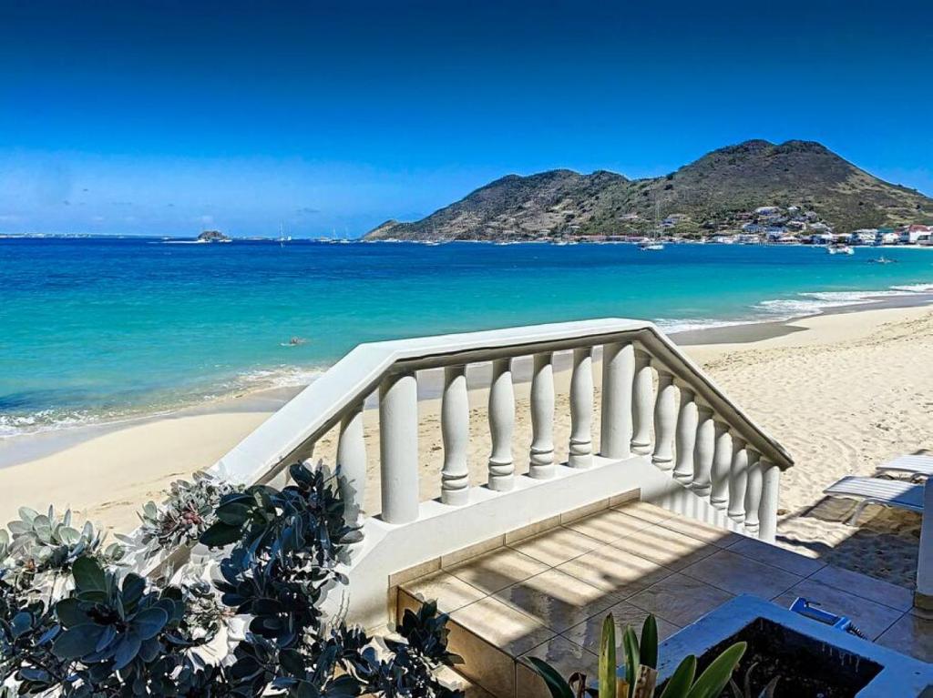 Paradis Caraibes 1, feet in the water in Grand Case photo 1