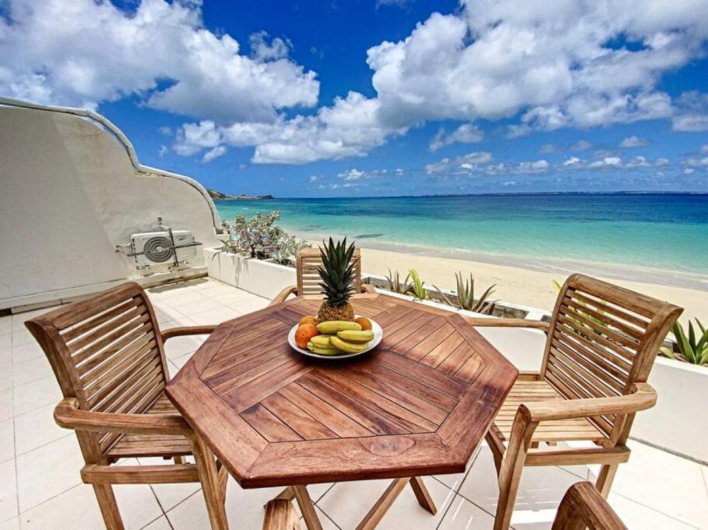 Paradis Caraibes 1, feet in the water in Grand Case photo 3