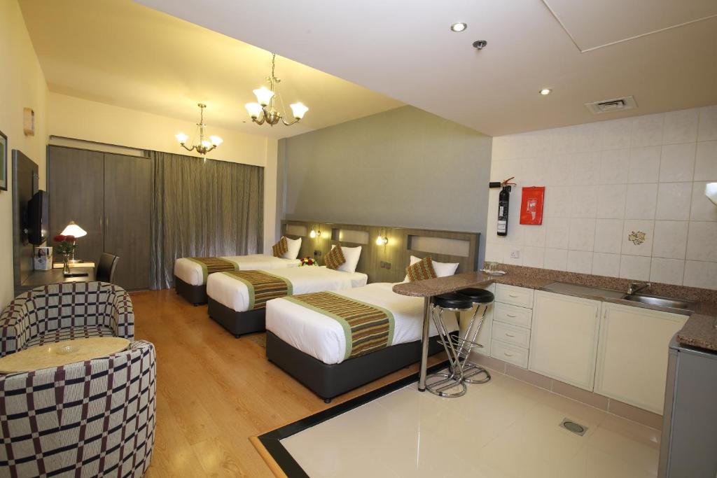 Florida City Hotel Apartments Room Type - Studio Triple with Kitchenette