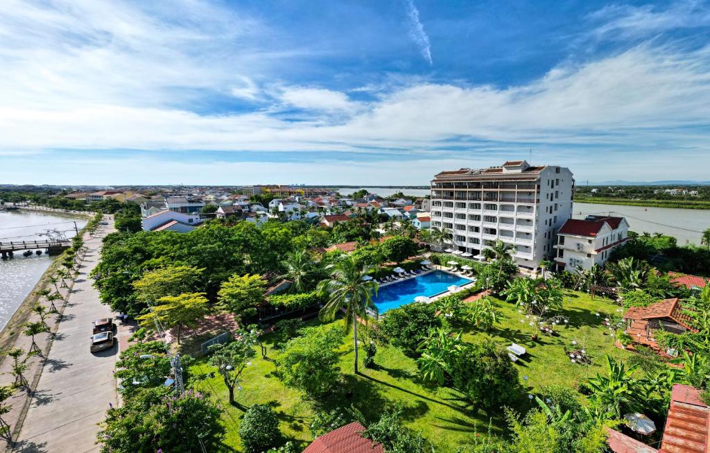 Hoi An River Town Hotel