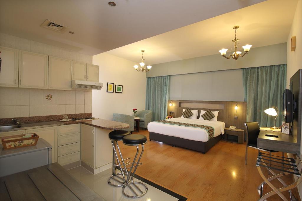 Студио (Одноместный номер-студио с мини-кухней), Апарт-отель Flora Hotel Apartments