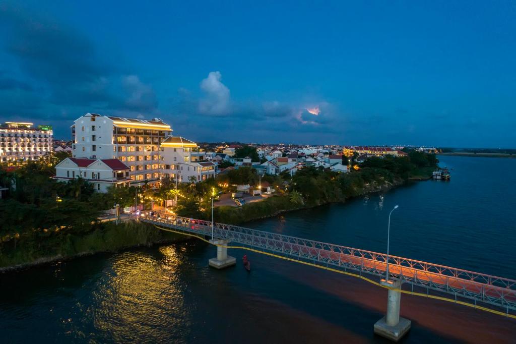 Hoi An River Town Hotel