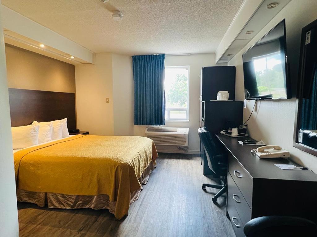 Travelodge by Wyndham Brockville photo 2