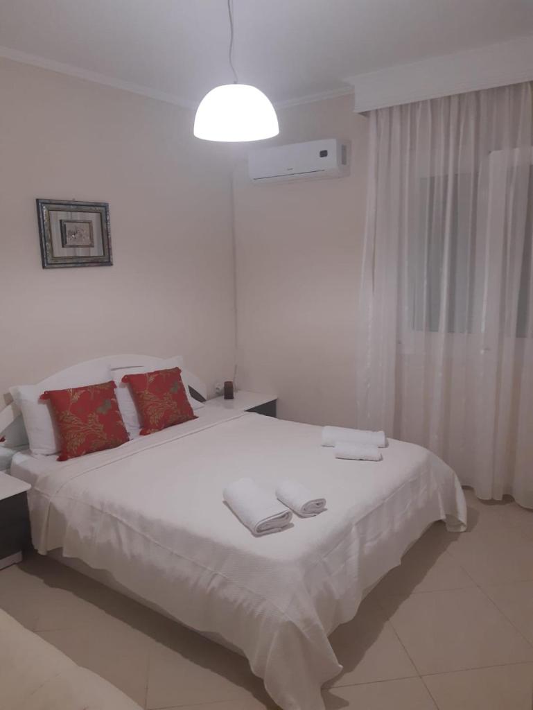 Holly George Villa photo 3