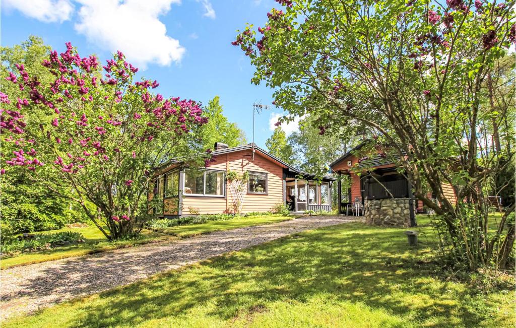 Nice Home In lmhult With 2 Bedrooms