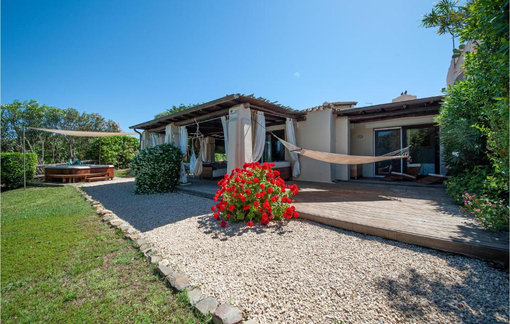 Stunning Home In Stintino With Jacuzzi, 2 Bedrooms And Wifi