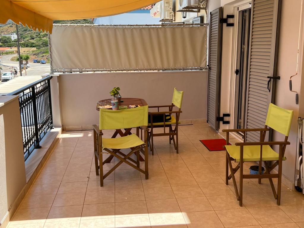 Cosy Apartment by the water, Agia Pelagia photo 2