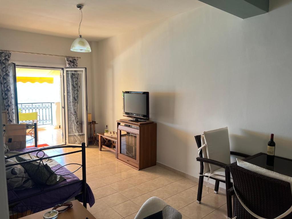 Cosy Apartment by the water, Agia Pelagia photo 4