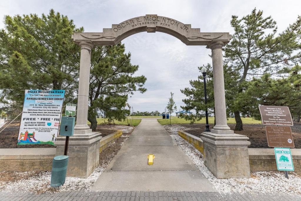 Atlantic City-Waterfront Park-Amazing 360 views - Tap to explore photos