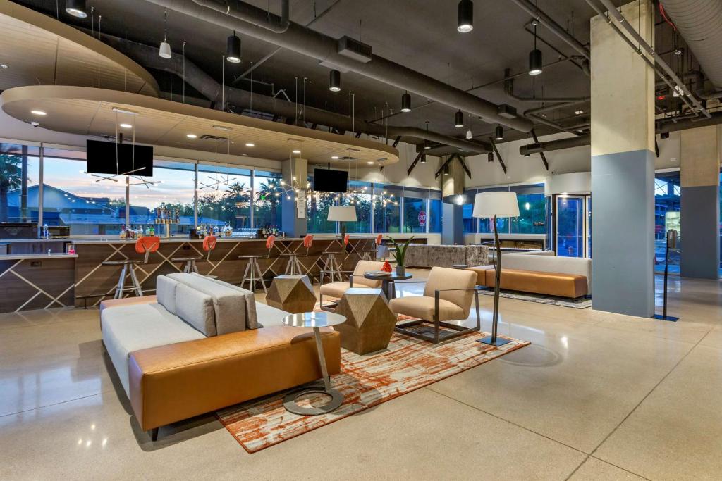 Vīb Hotel by Best Western Phoenix - Tempe image