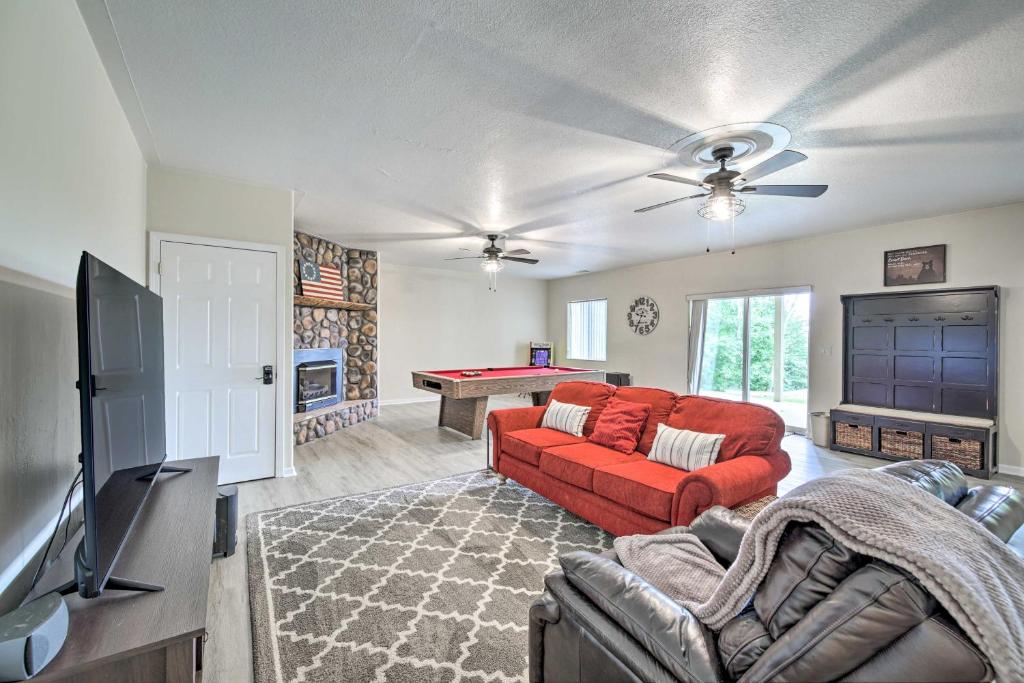 Huge Blairsville Cabin Game Room and Mtn View! photo 2