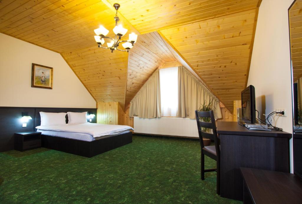 Pensiunea Laci Csarda Ernei Room Type - Double Room