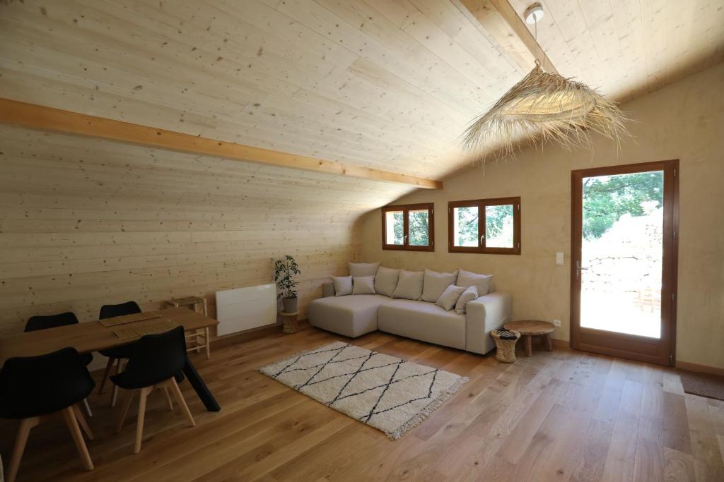 Ecogite dans les Cevennes Ardechoises photo 2